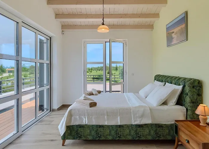 別荘 Arkaim プーラ